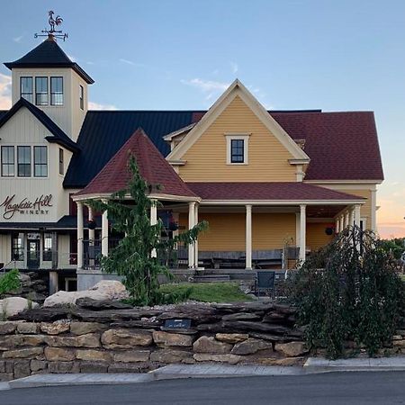 Magnetic Hill Winery Hotel Moncton Kültér fotó